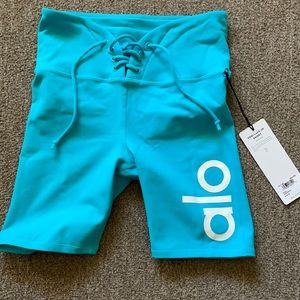 Ali Yoga yogi Lace up short